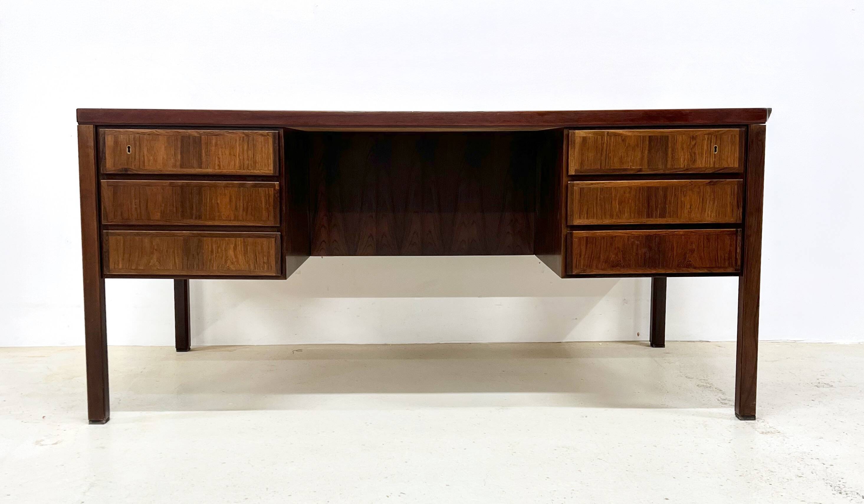 Gunni Omann Model 77 Rosewood Desk, 1960s.