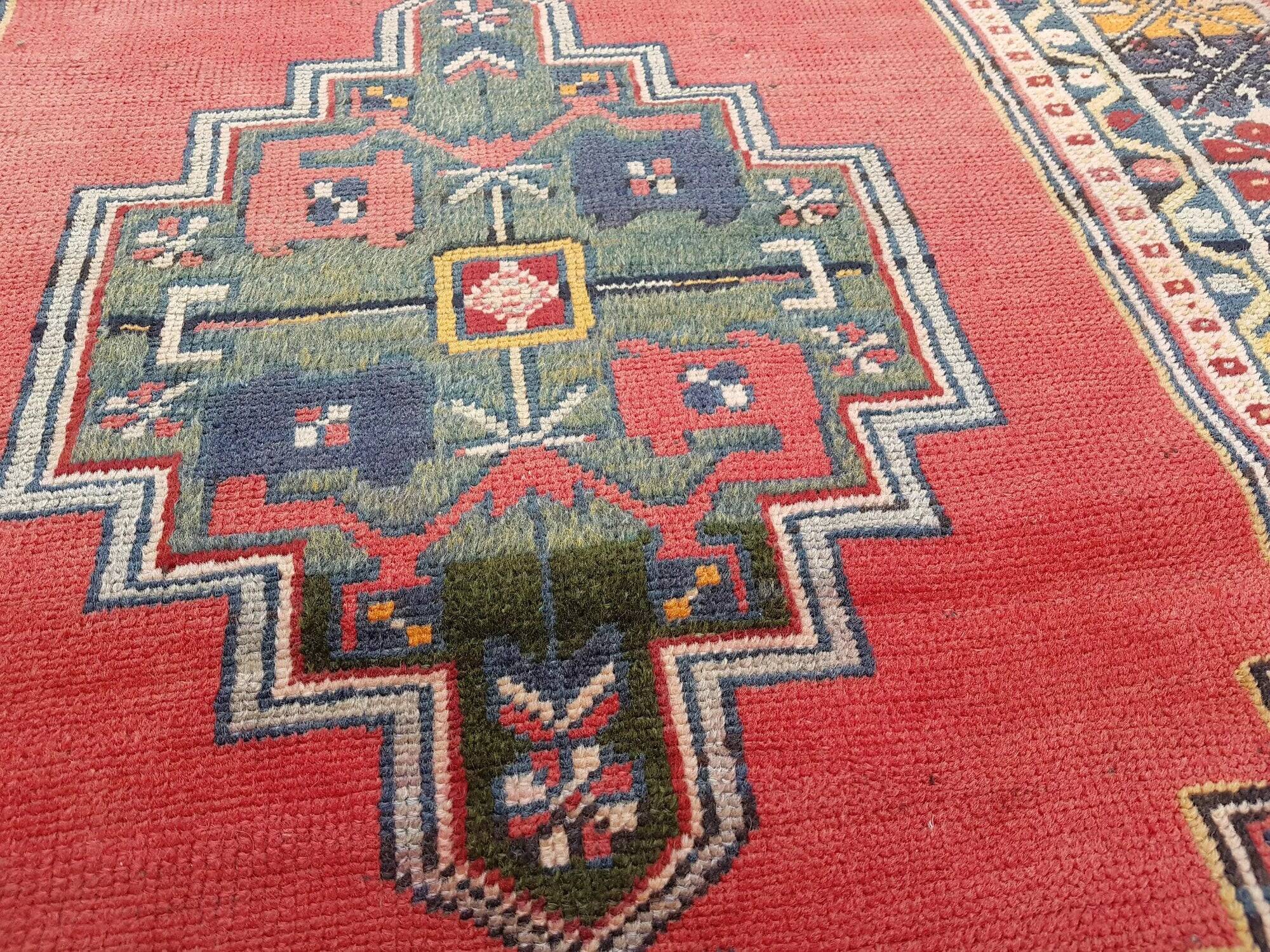 Vintage handmade Turkish rug 130x228 cm