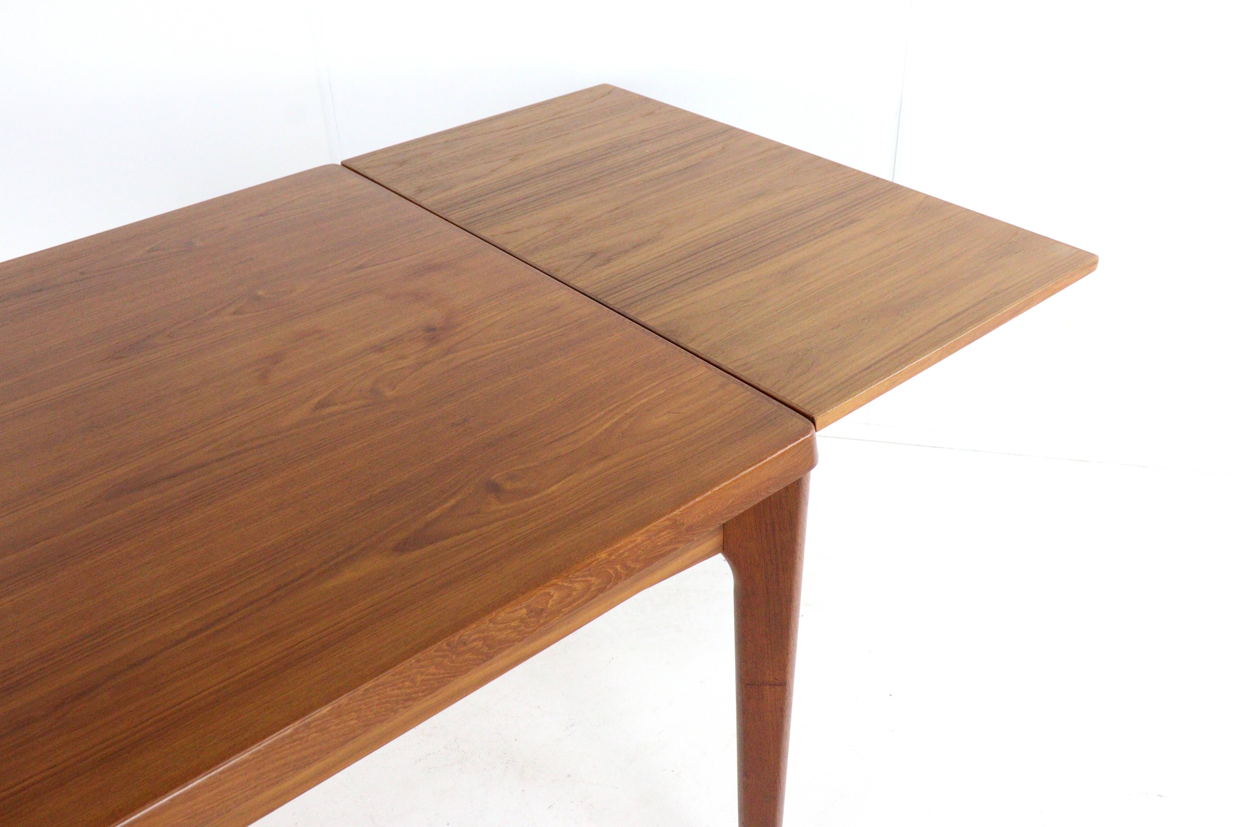 Henning Kjaernulf for extendable rectangular dining table Vejle - Danish