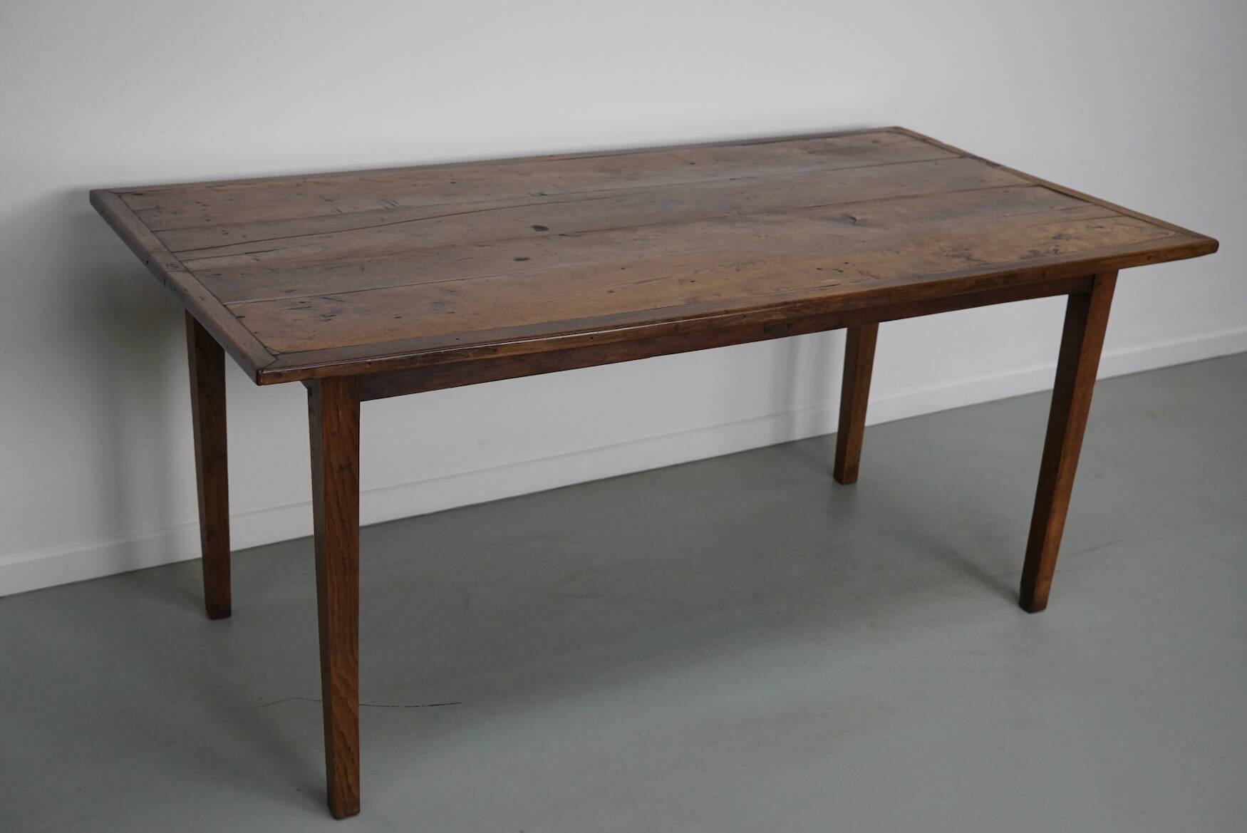 Rustic Dining Table in Elm from the 20th Century