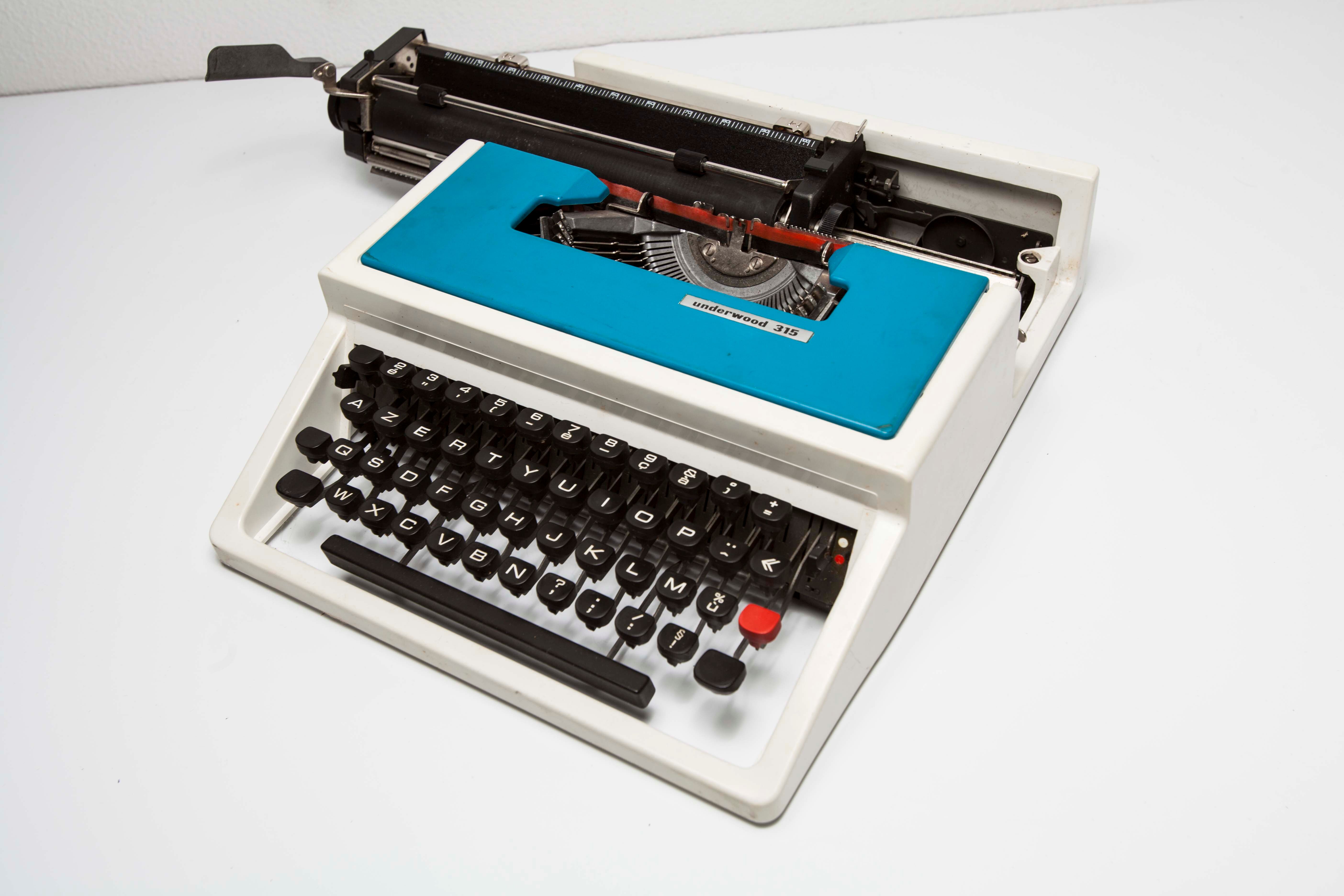 Underwood 315 blue and black laptop