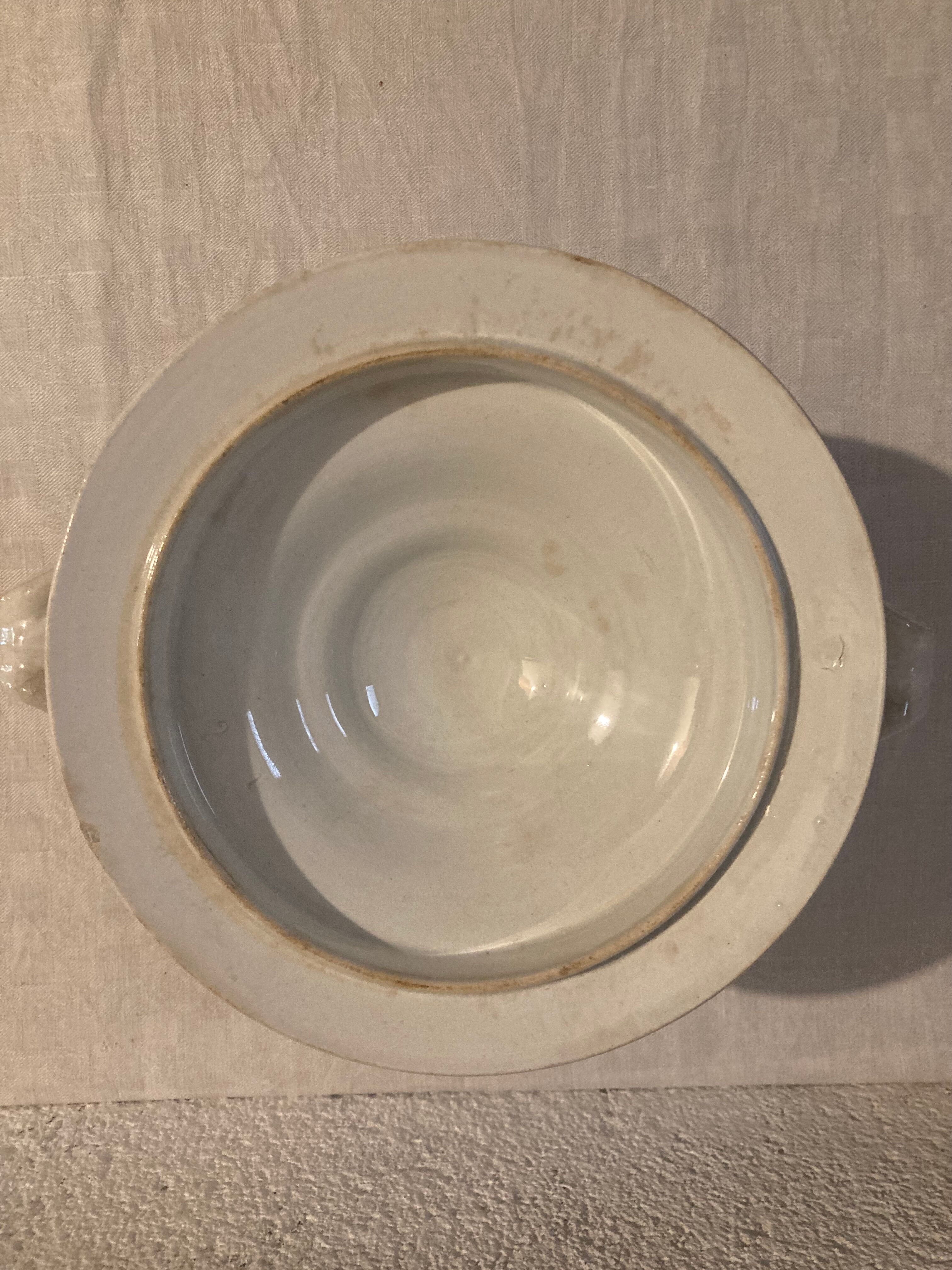 19th century tureen of Montereau