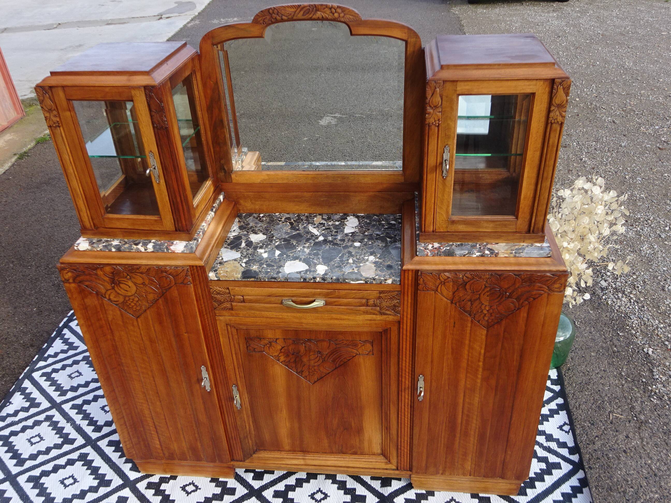 Buffet Art Déco en noyer avec marbres et guérites