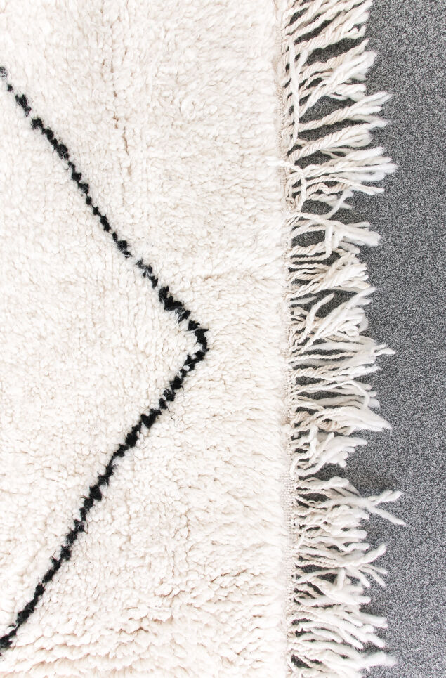 Berber carpet Beni Ouarain with diamonds "Ait Daoud" 154 x 240 cm