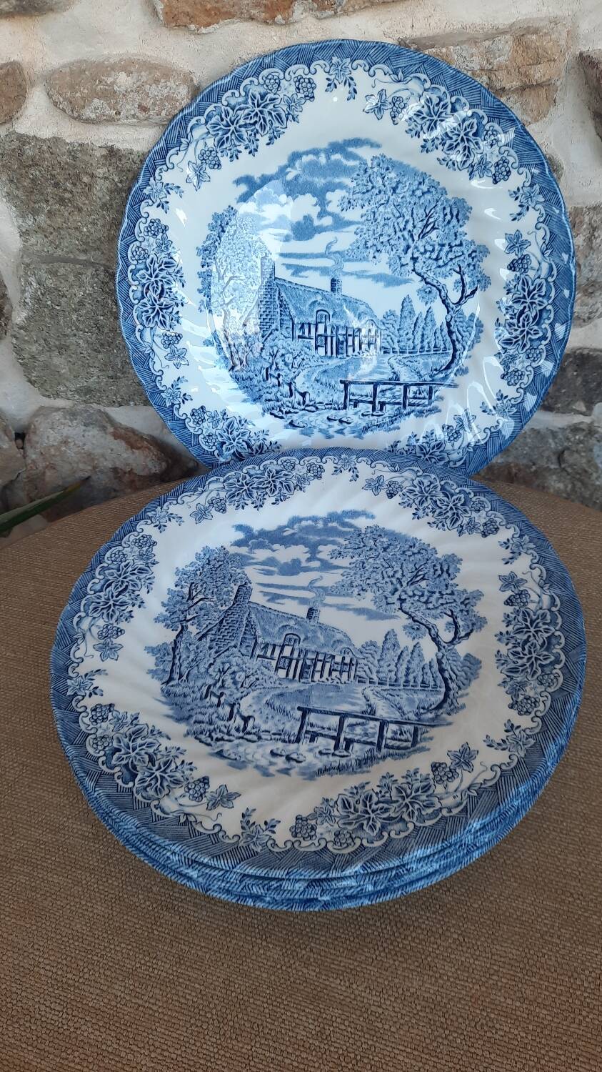 Churchill dinner plate