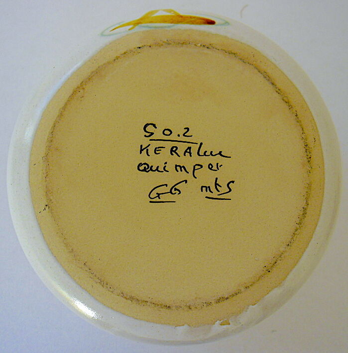 Covered sandstone pot, model G6, Kéraluc à Quimper