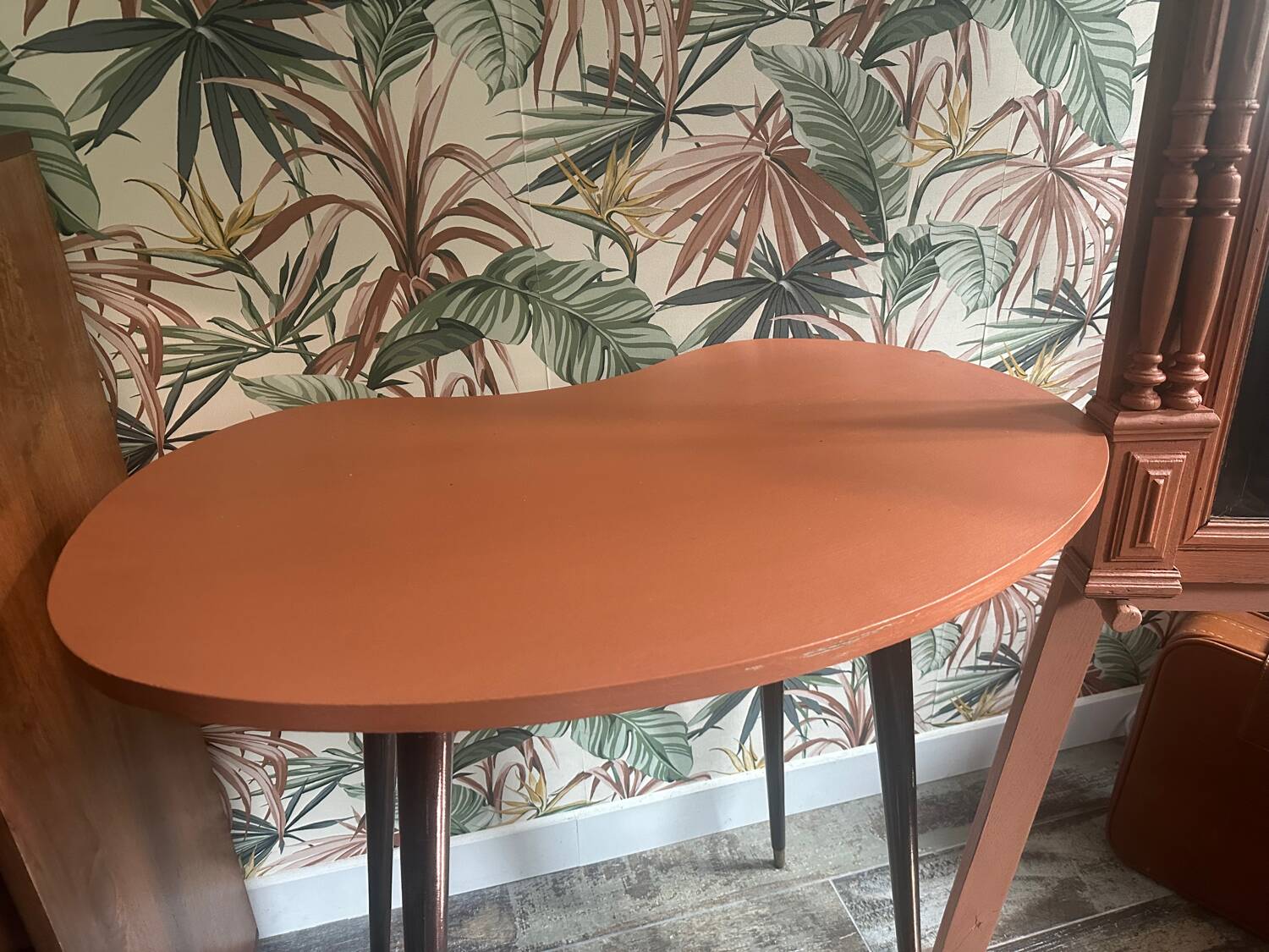 Vintage 70's side table with compass legs