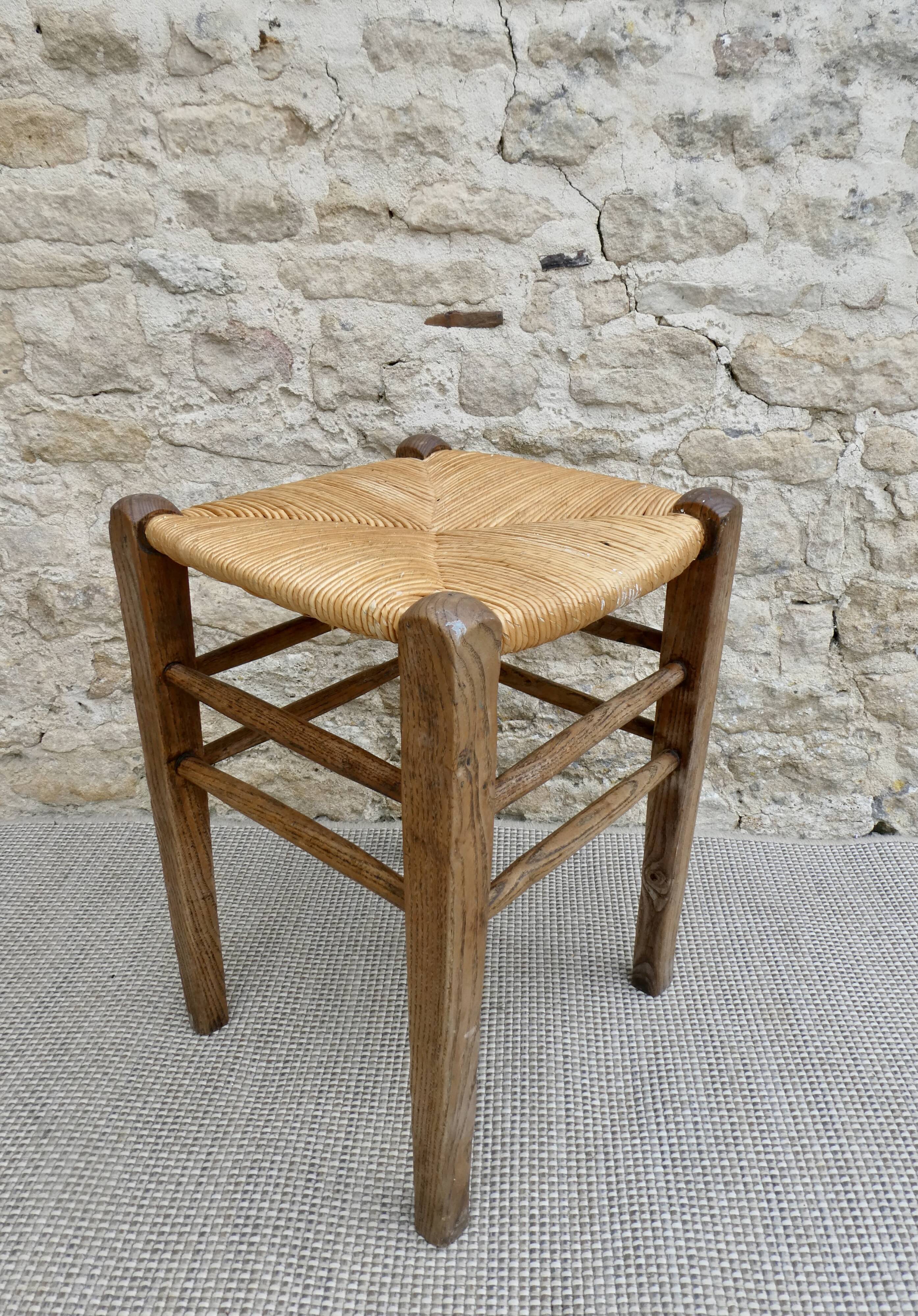 Wooden stool and mulched seat