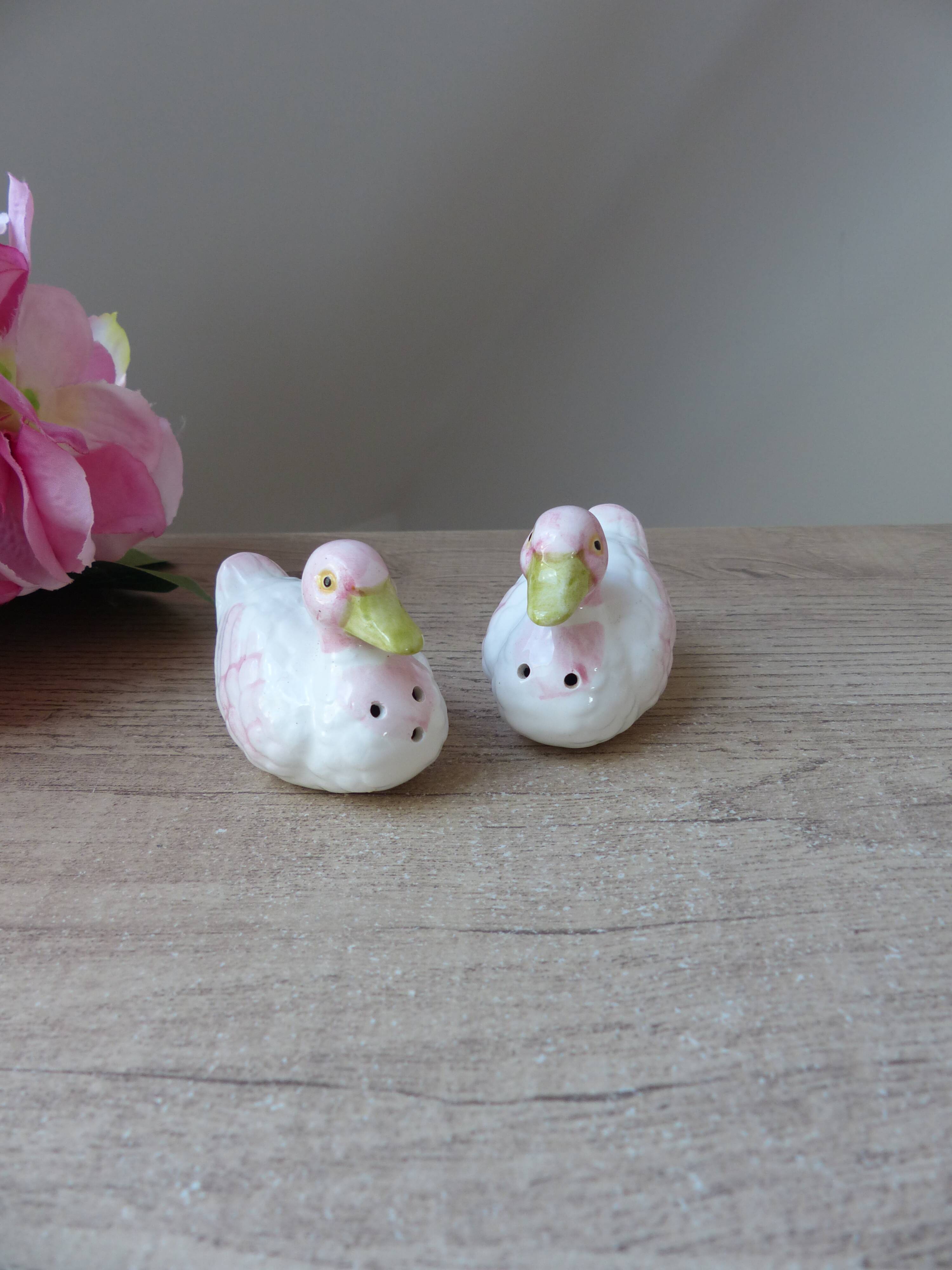 Vintage ceramic duck salt shaker and pepper shaker set