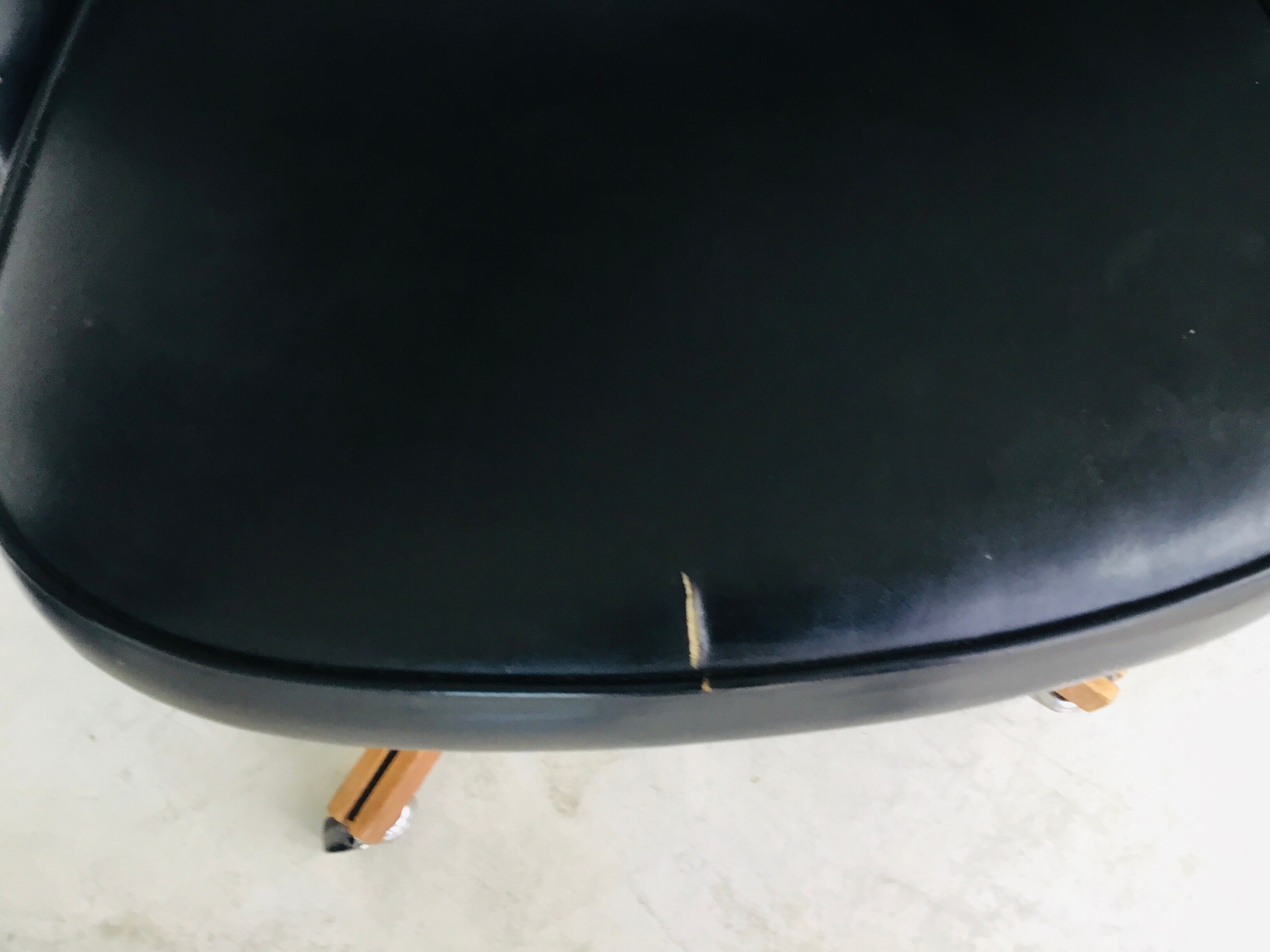 Conference chair with wheels by Eero Saarinen for Knoll International - 1950