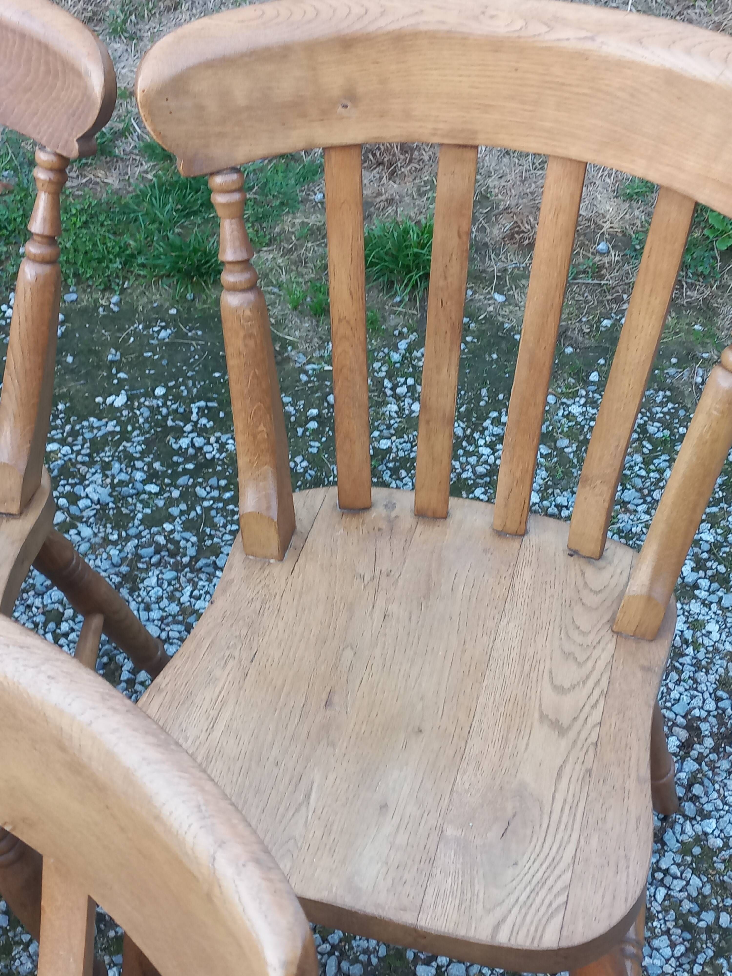 Set de 4 chaises et 1 fauteuil style montagne en chêne
