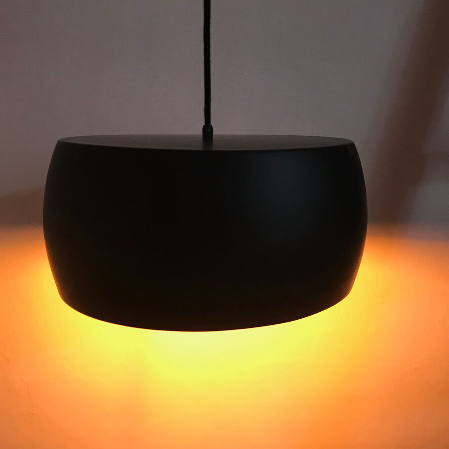 Black metal suspension