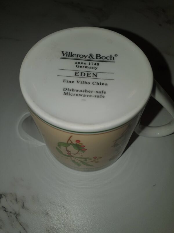 9 tasses, 9 sous tasses et 1 pot lait villeroy boch modèle eden