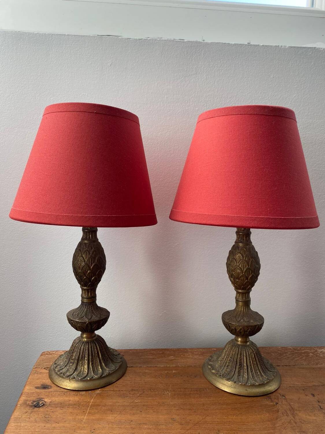 Pair of bedside lamps, bronze, Louis XV style