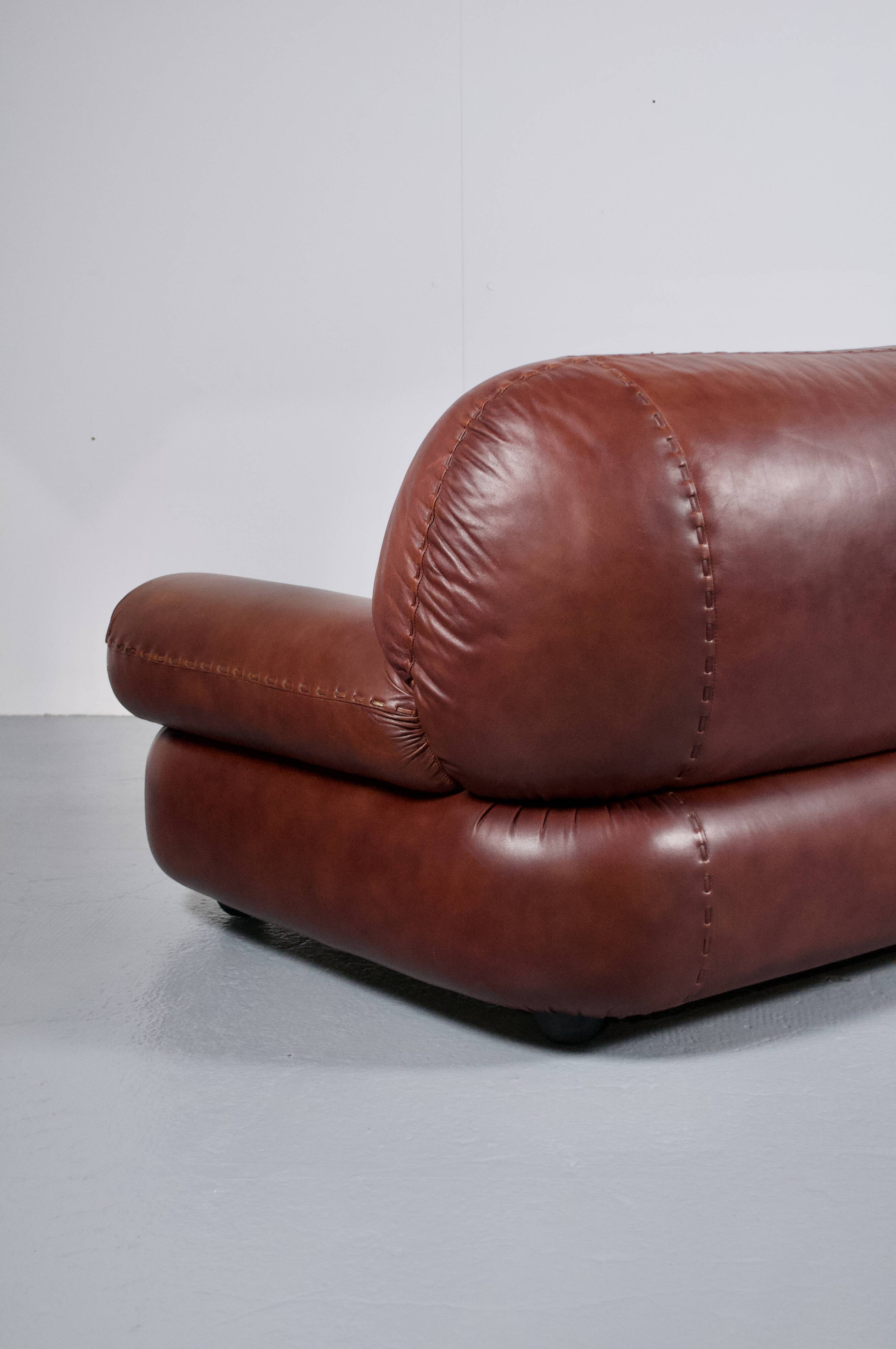 Sapporo leather sofa 1970s by Mobil Girgi publisher