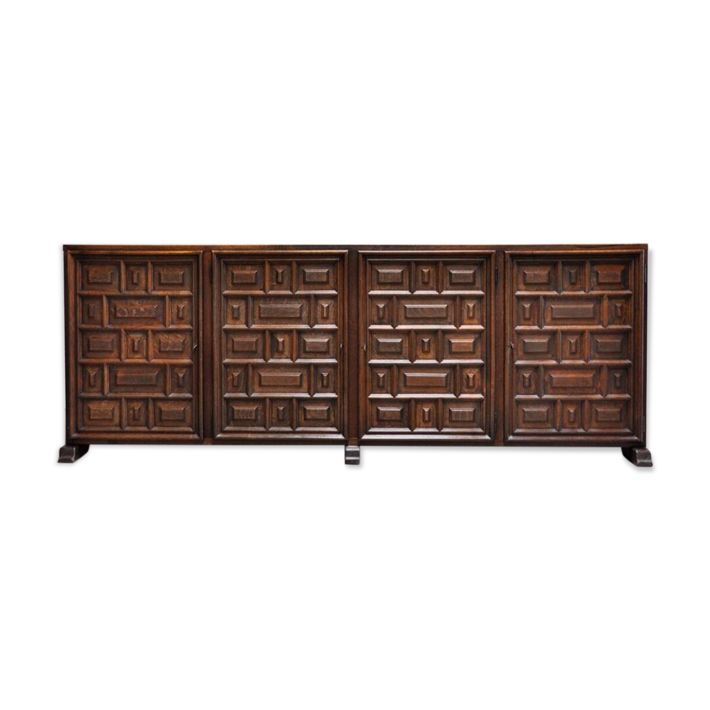 Spanish Brutalist Buffet