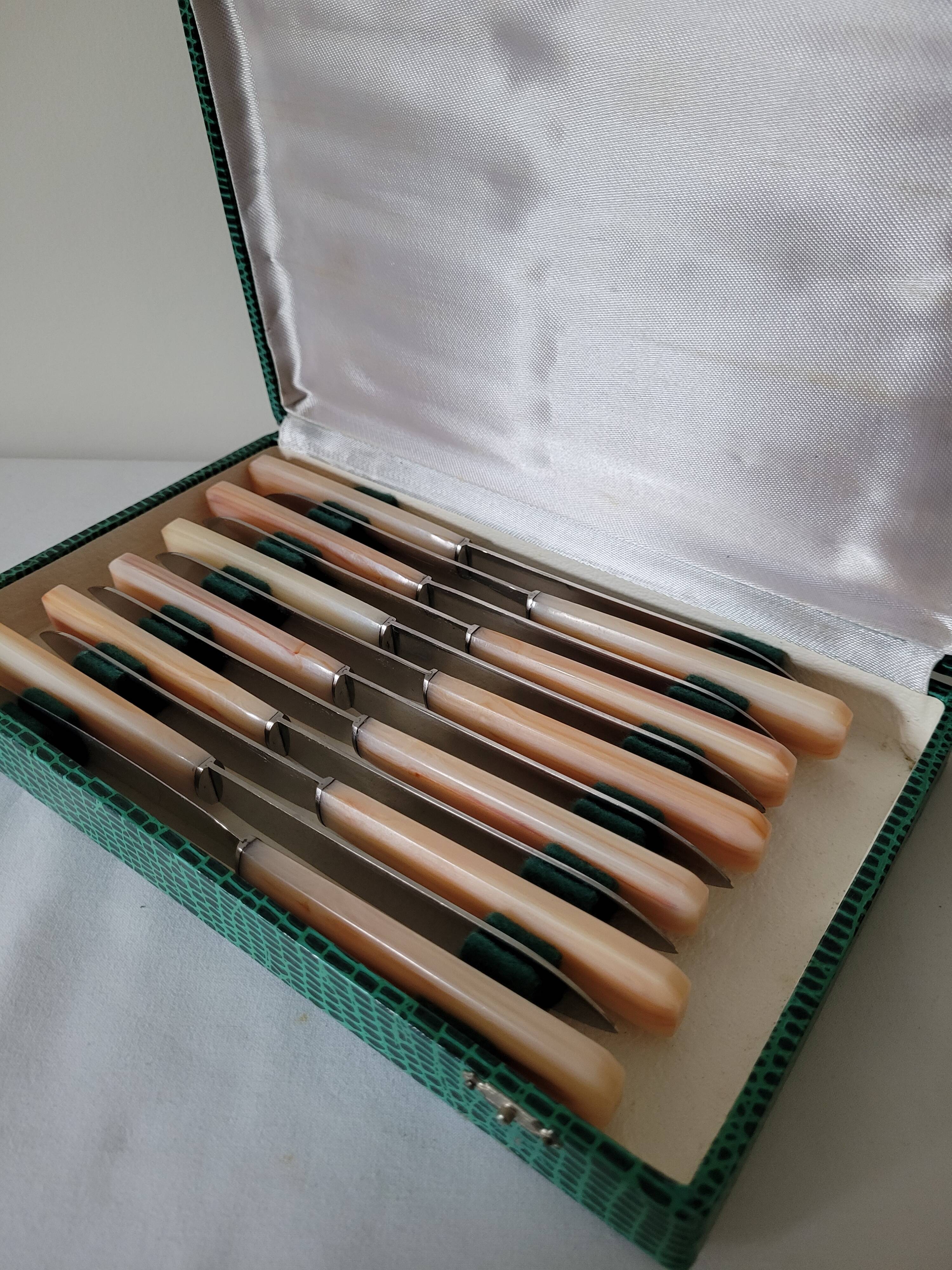 Box of 12 cheese knives