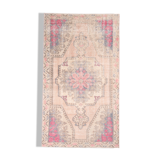 Handknotted pink wool rug, 222x128cm
