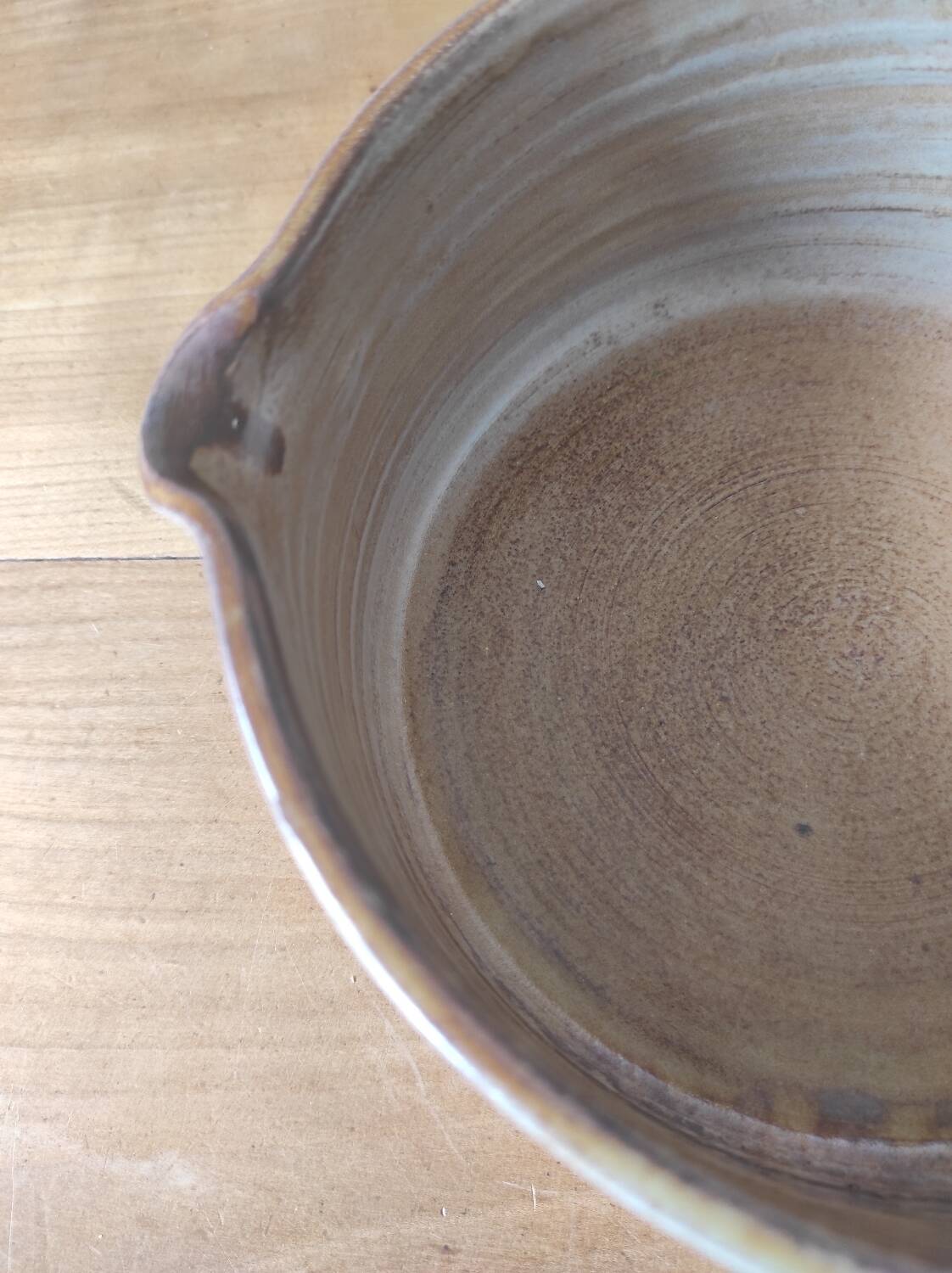 Glazed stoneware fondue pot