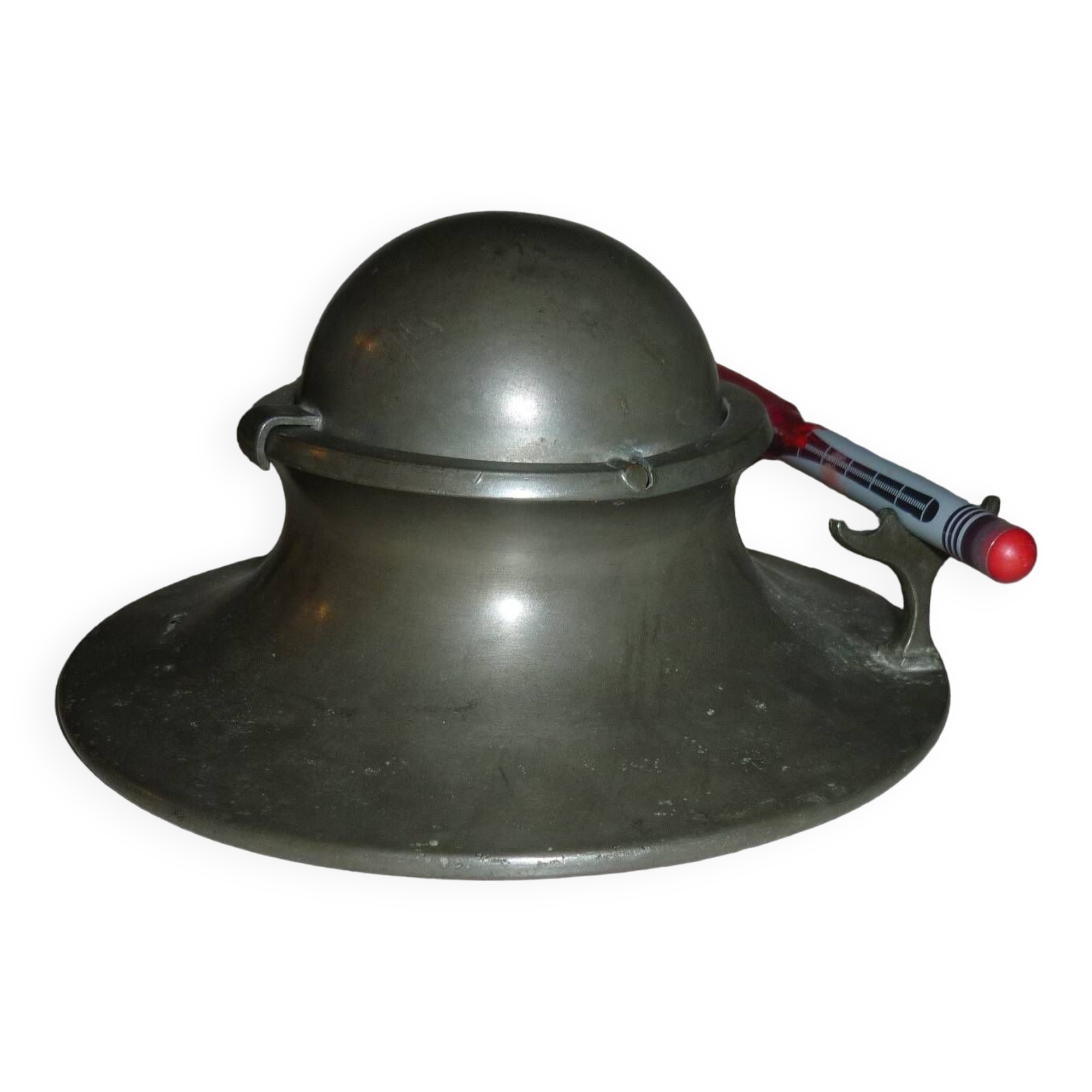 Encrier de navire en étain