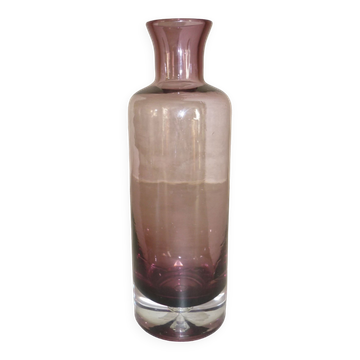 Bouteille en verre couleur prune avec bulle