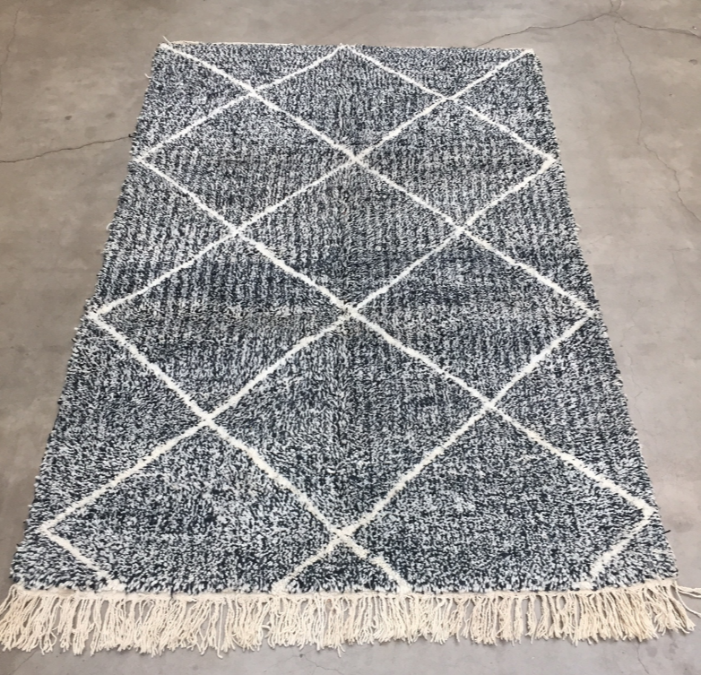 Carpet in wool gray mottled diamonds beni ouarain 250x172cm