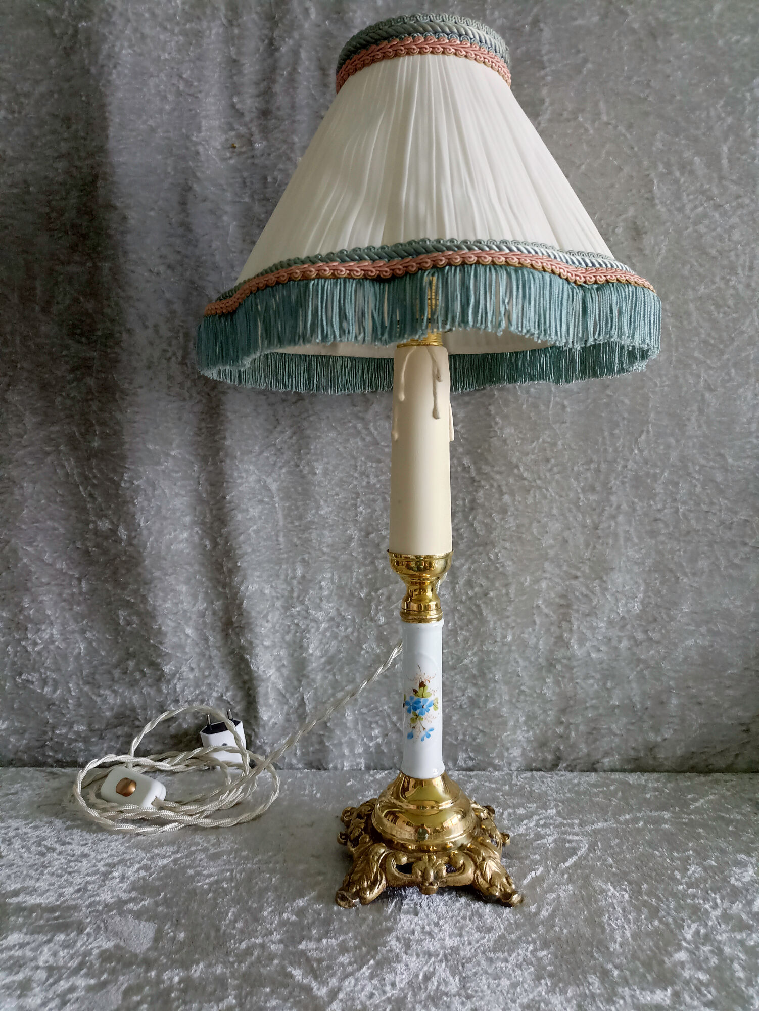 Antique lamp in bronze and ceramic