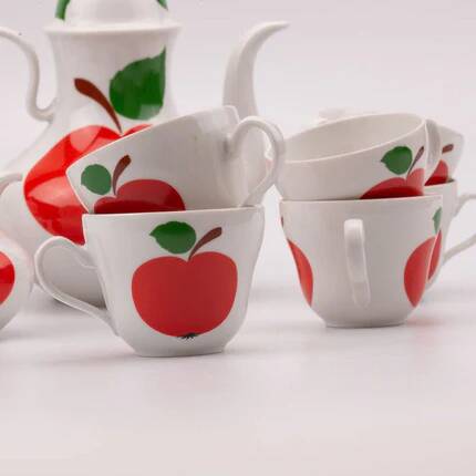 Coffee service in porcelain with red apple Seltmann Weiden
