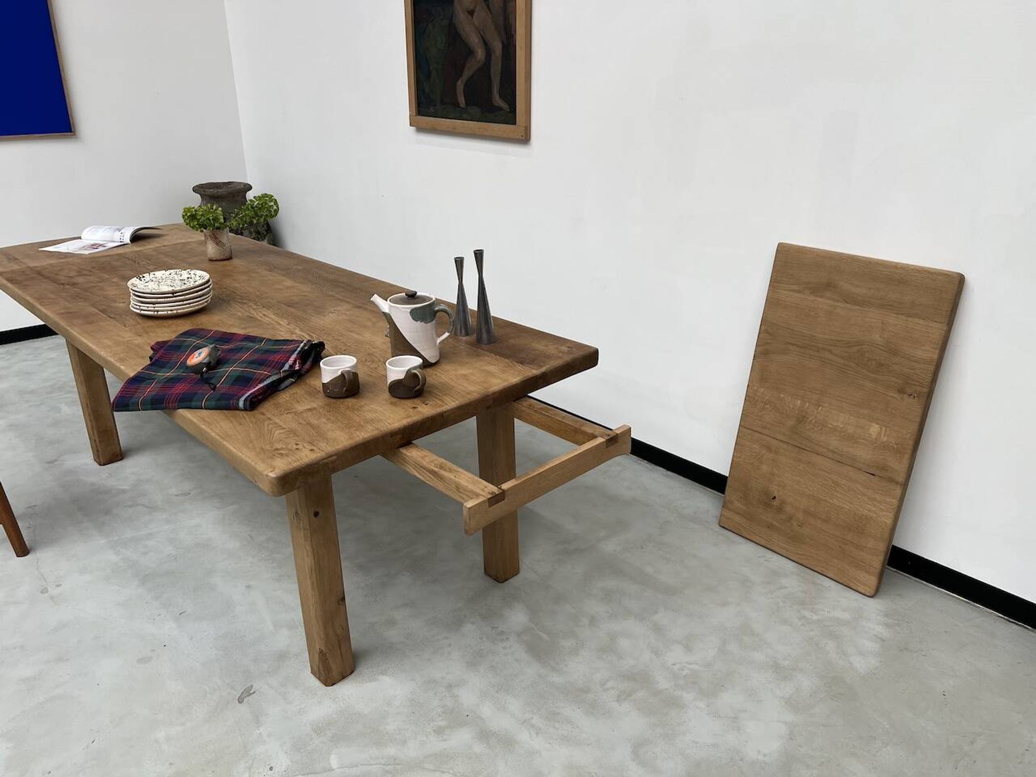 Large farm table from the 60s, in solid oak, with extensions