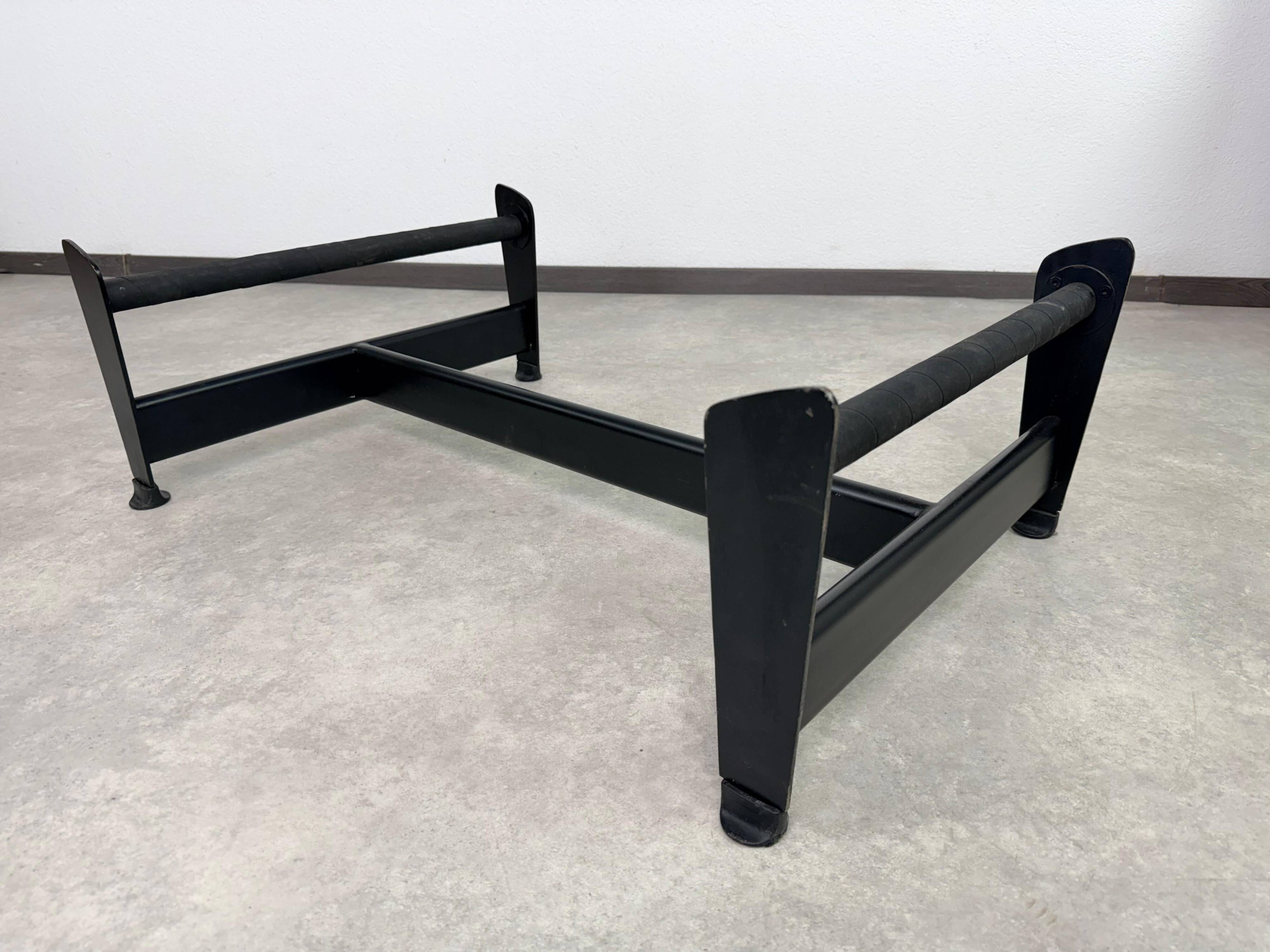 Vintage LC4 Chaise Longue by Le Corbusier in black leather