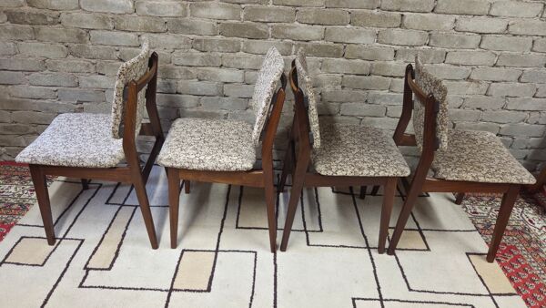 Suite de 4 chaises scandinaves vintage en teck années  1960