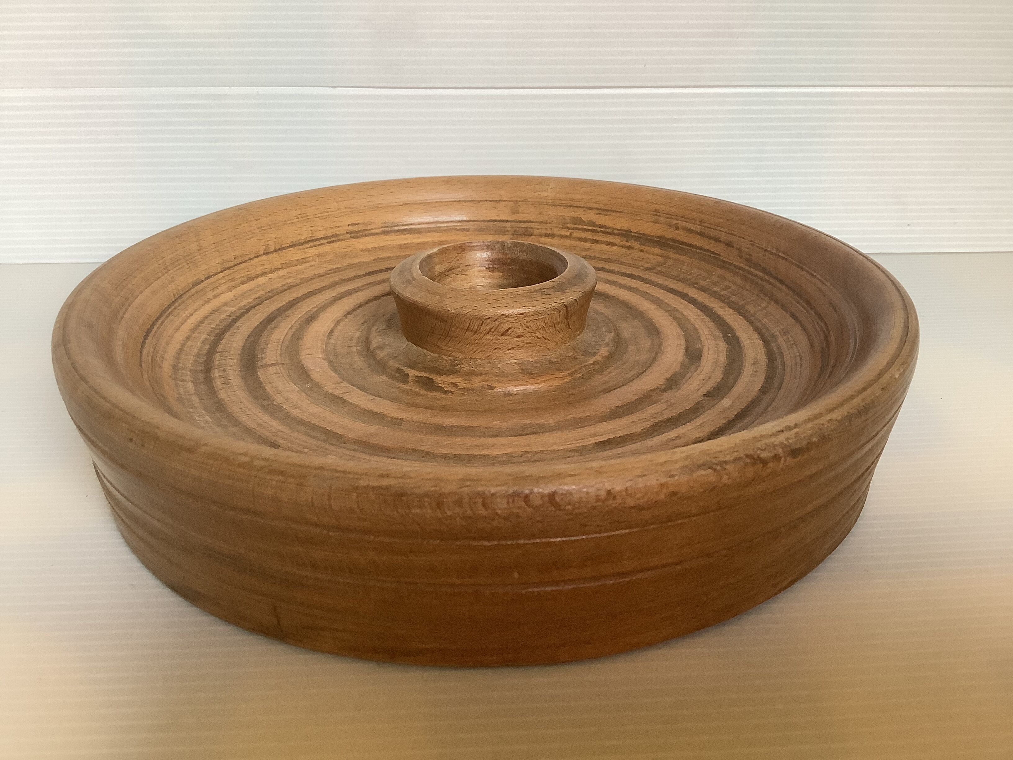 Thick round wooden candle holder