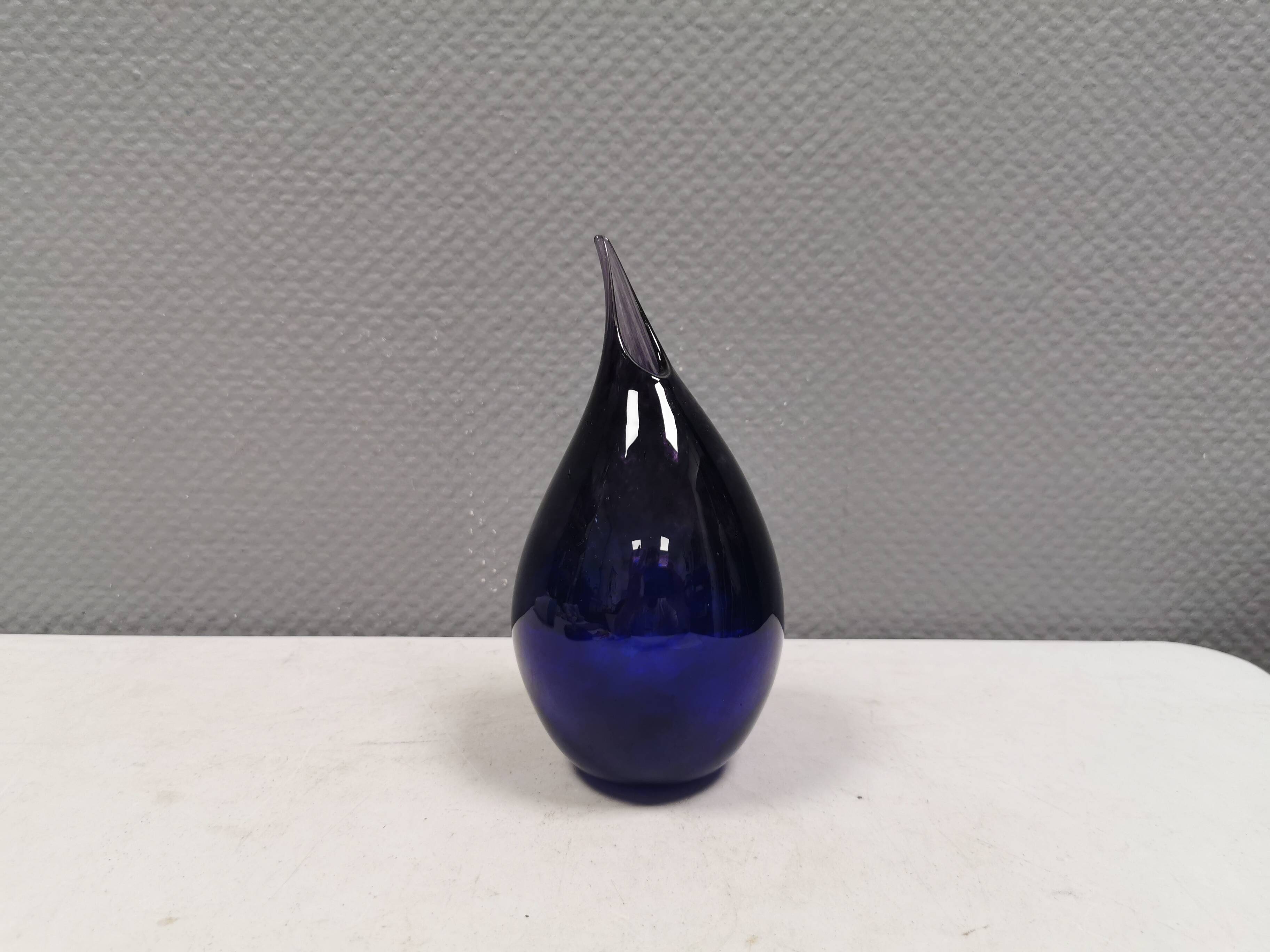 Handmade/mouth blown drop vase, Finland or Sweden 1970s