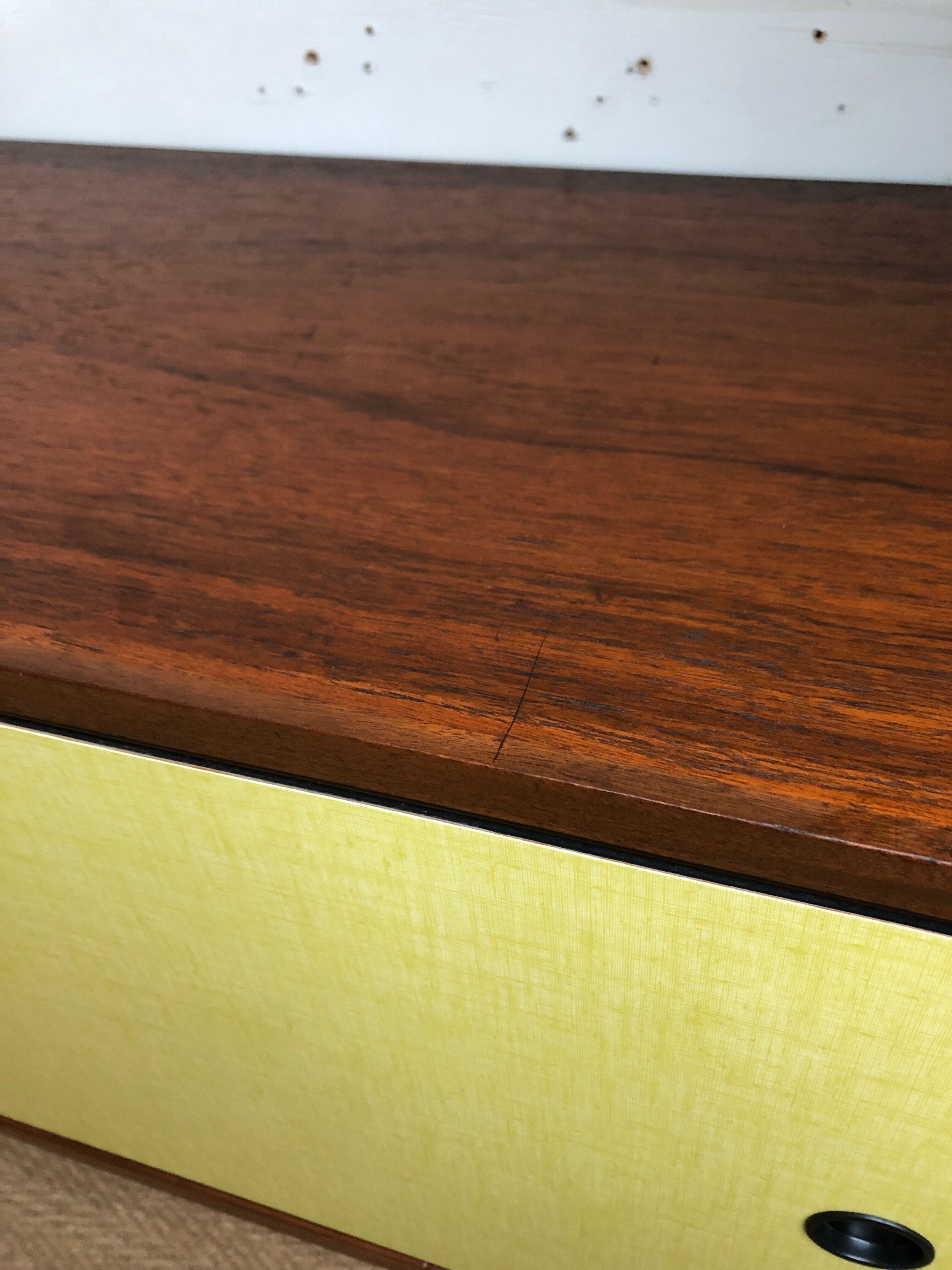 Wall-mounted sideboard