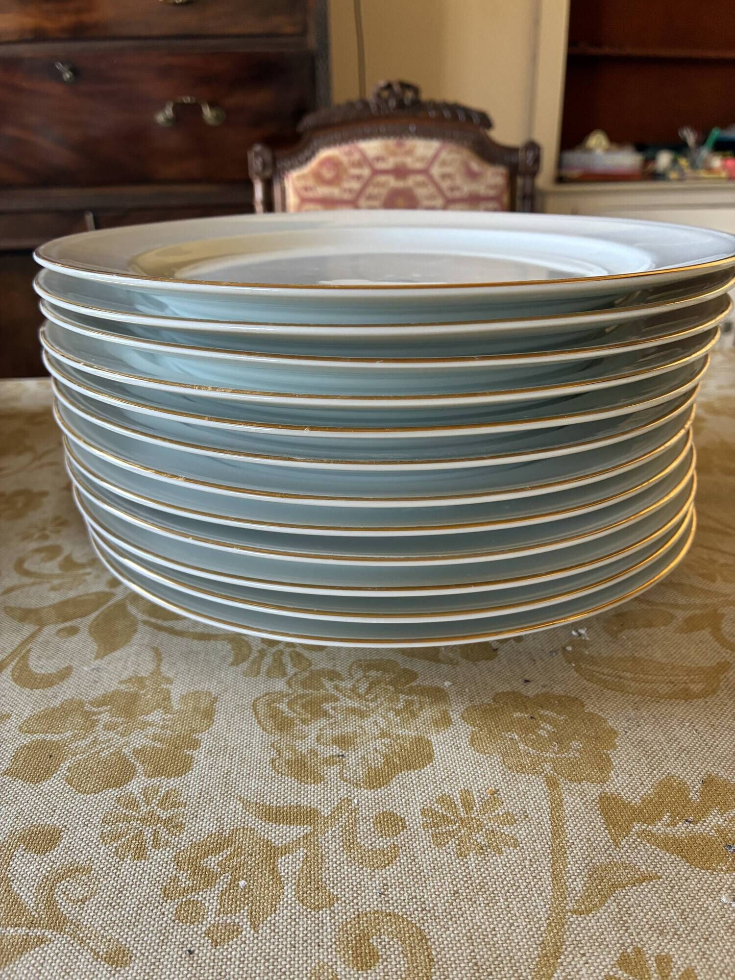 Service ancien de table en porcelaine de Limoges