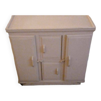 Small chest of drawers