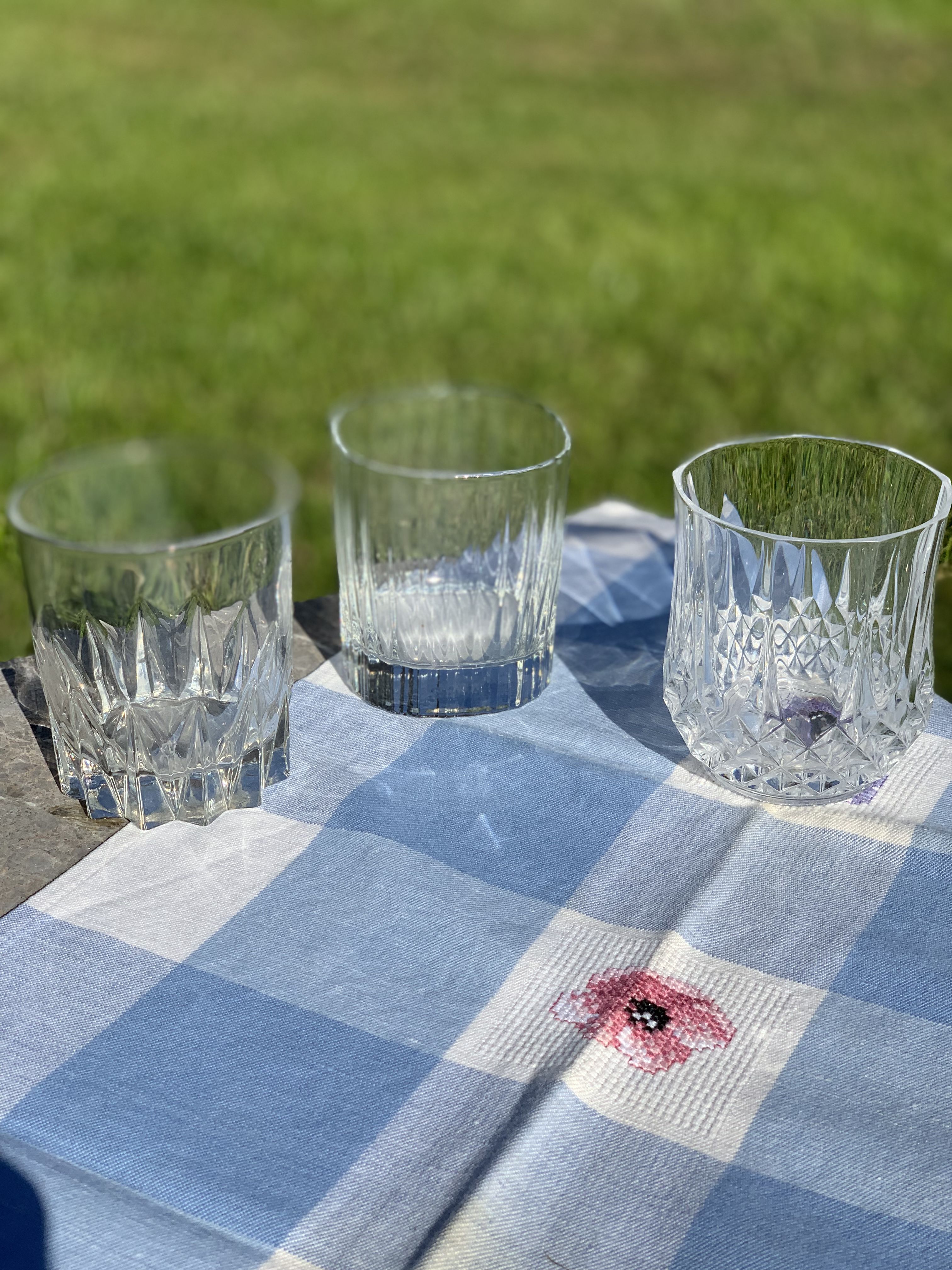 Set of 7 old whisky glasses, matching models.
