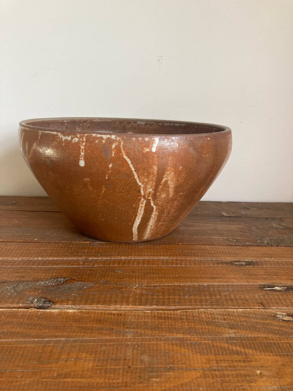 Stoneware salad bowl