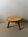 Petit tabouret en bois massif
