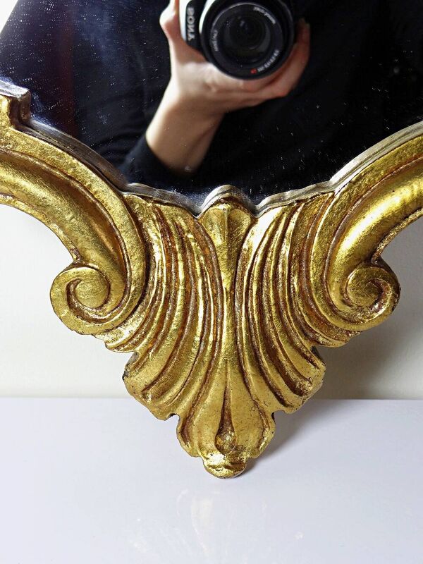 Miroir mural Rococo vintage doré, Italie, circa 1950-1970 bois et stuc doré