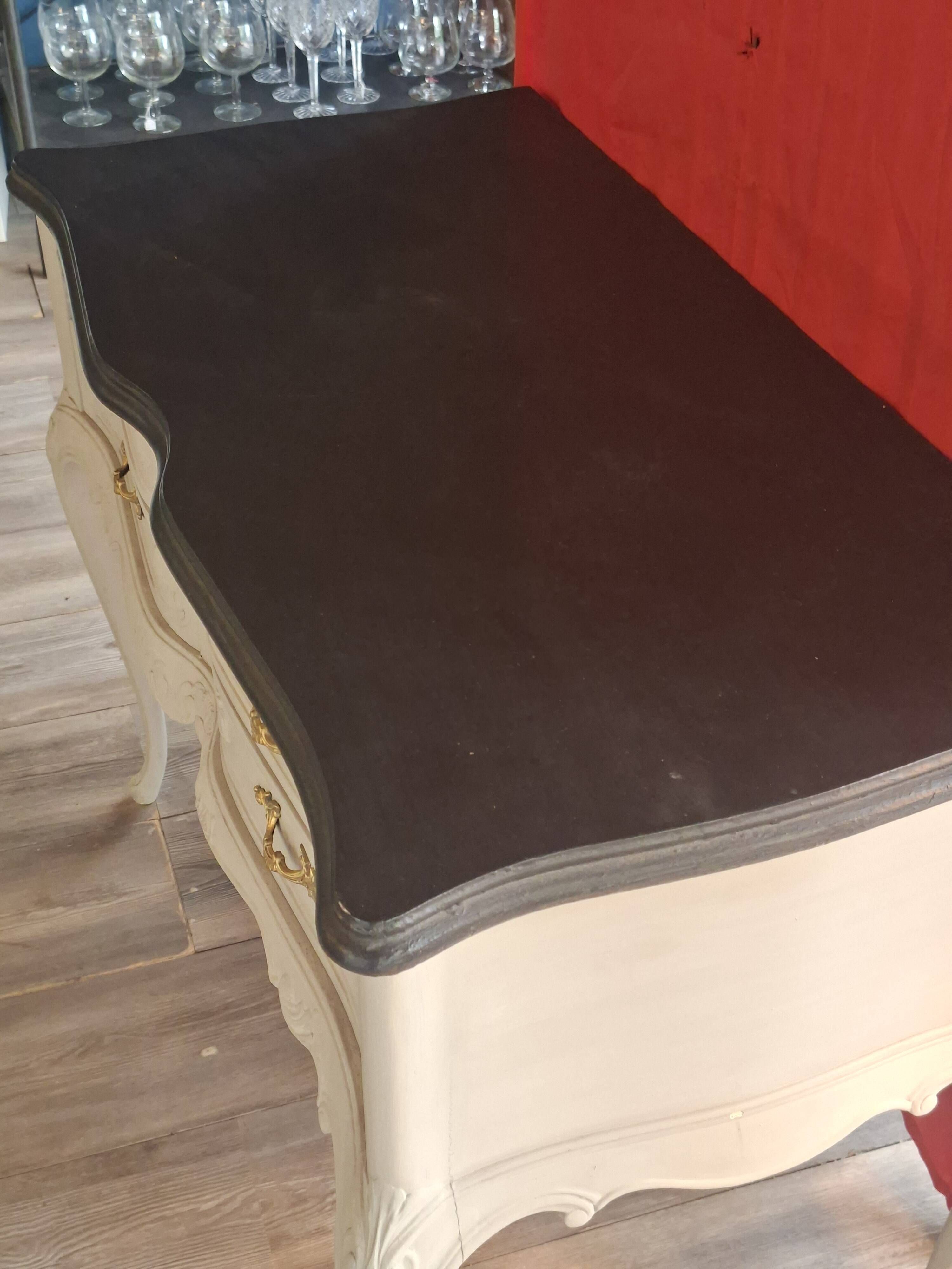 Commode 