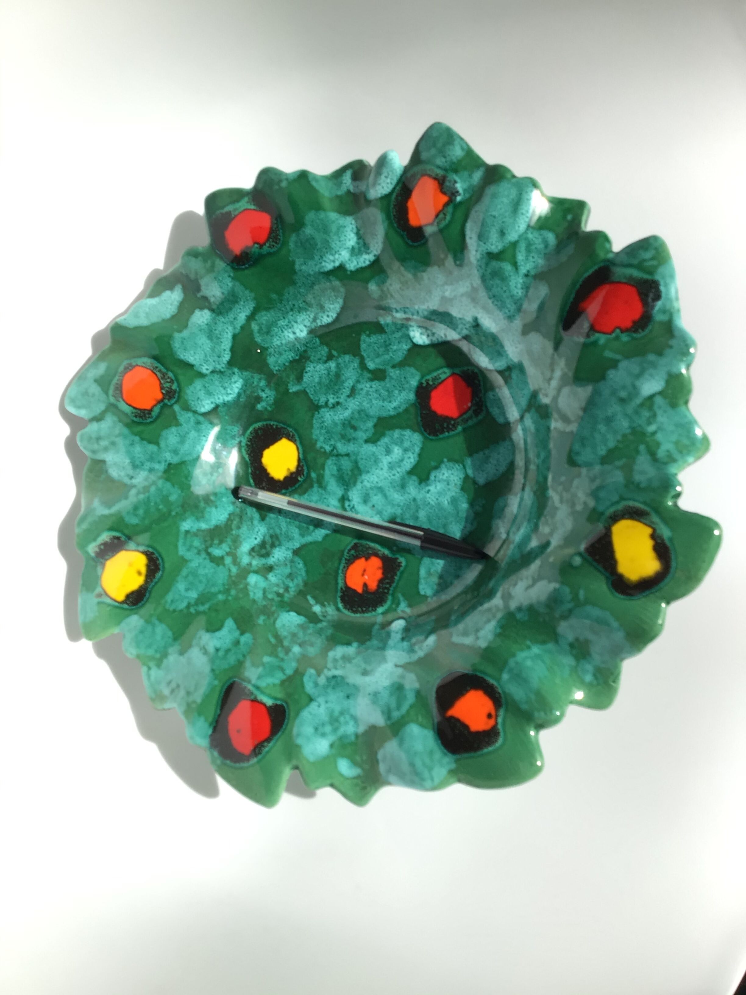 Green earthenware cut edge cut lozenges