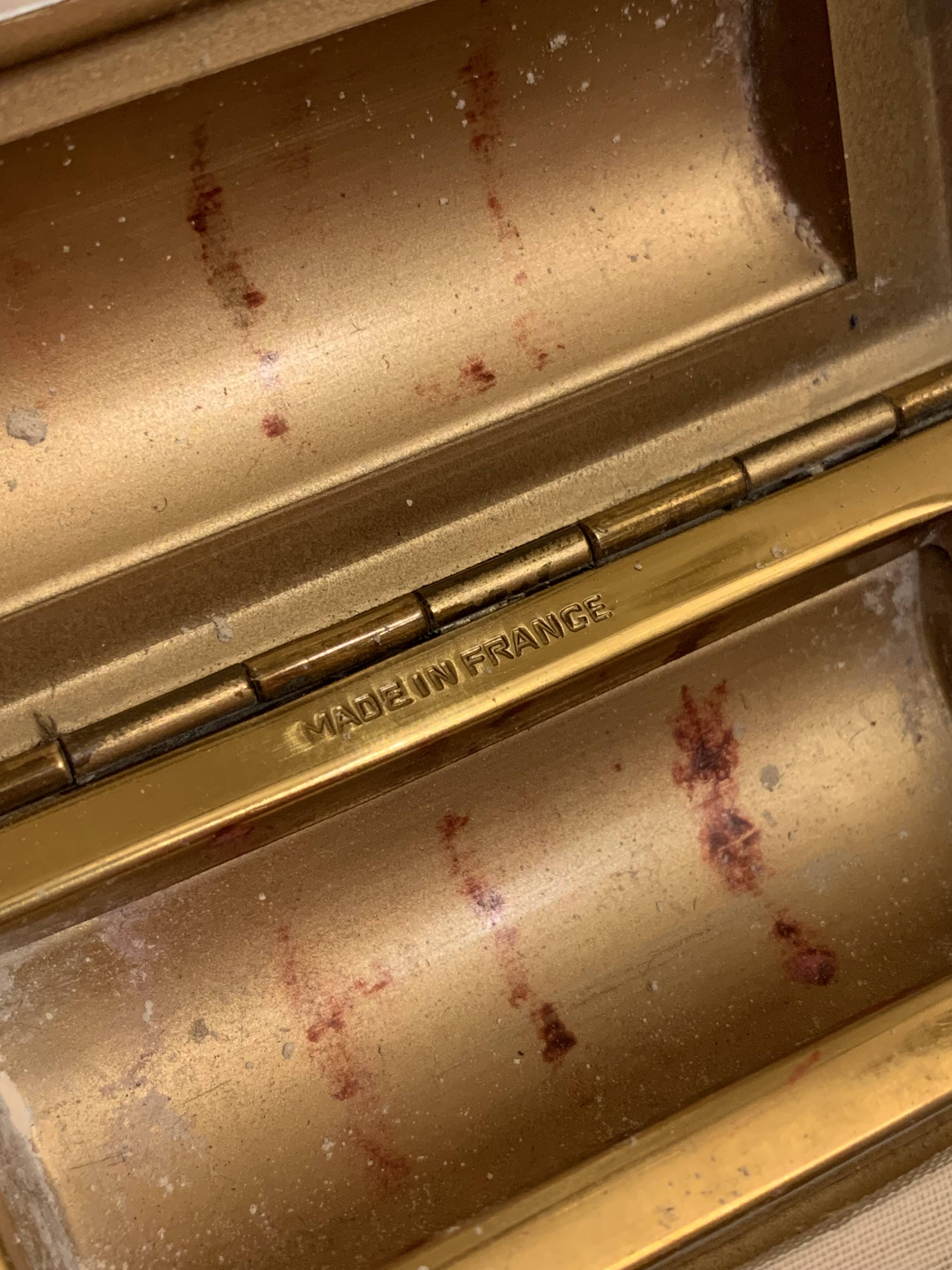 Vintage powder compact - good condition