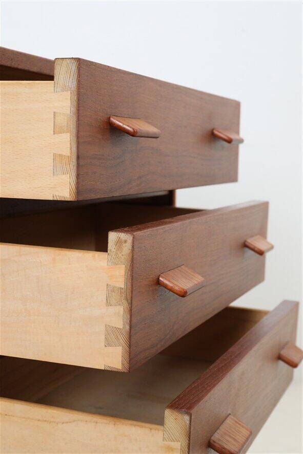 Rare teak chest of drawers by Carl Aage Skov for Munch Møbler / Mid-century Danish modern design / 1960s