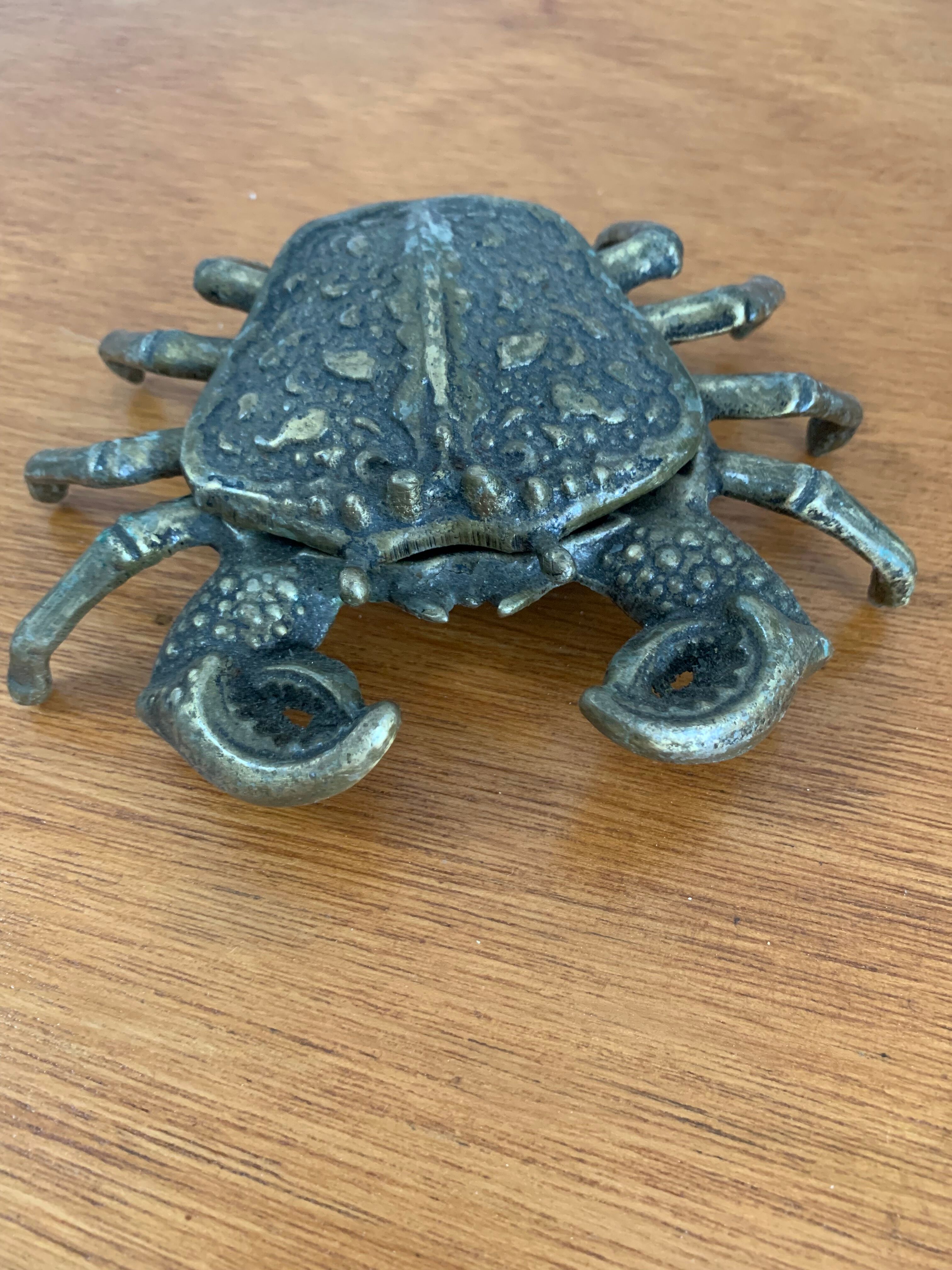 Crab ashtray