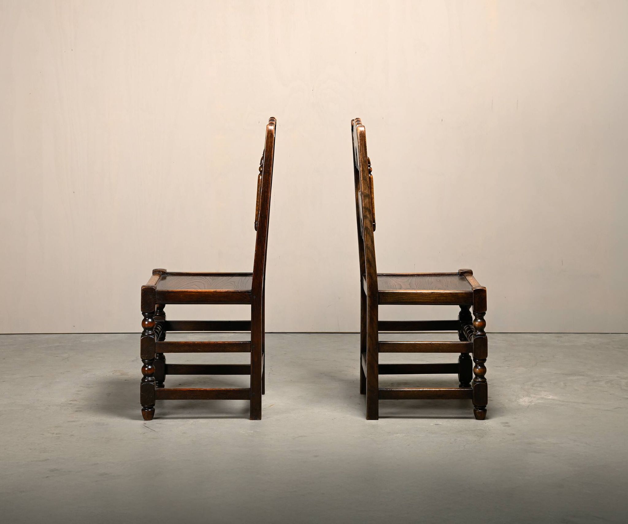 Paire de tabourets/chaises d'appoint anciens du Yorkshire en chêne massif, Angleterre, XVIIIe siècle