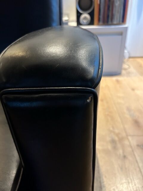 Club armchair in black leather
