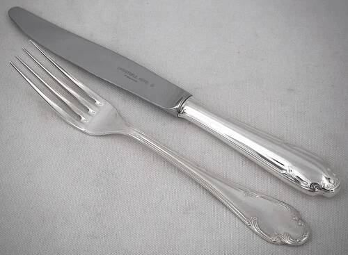 8 fourchettes et 6 couteaux de table Christofle Hotel