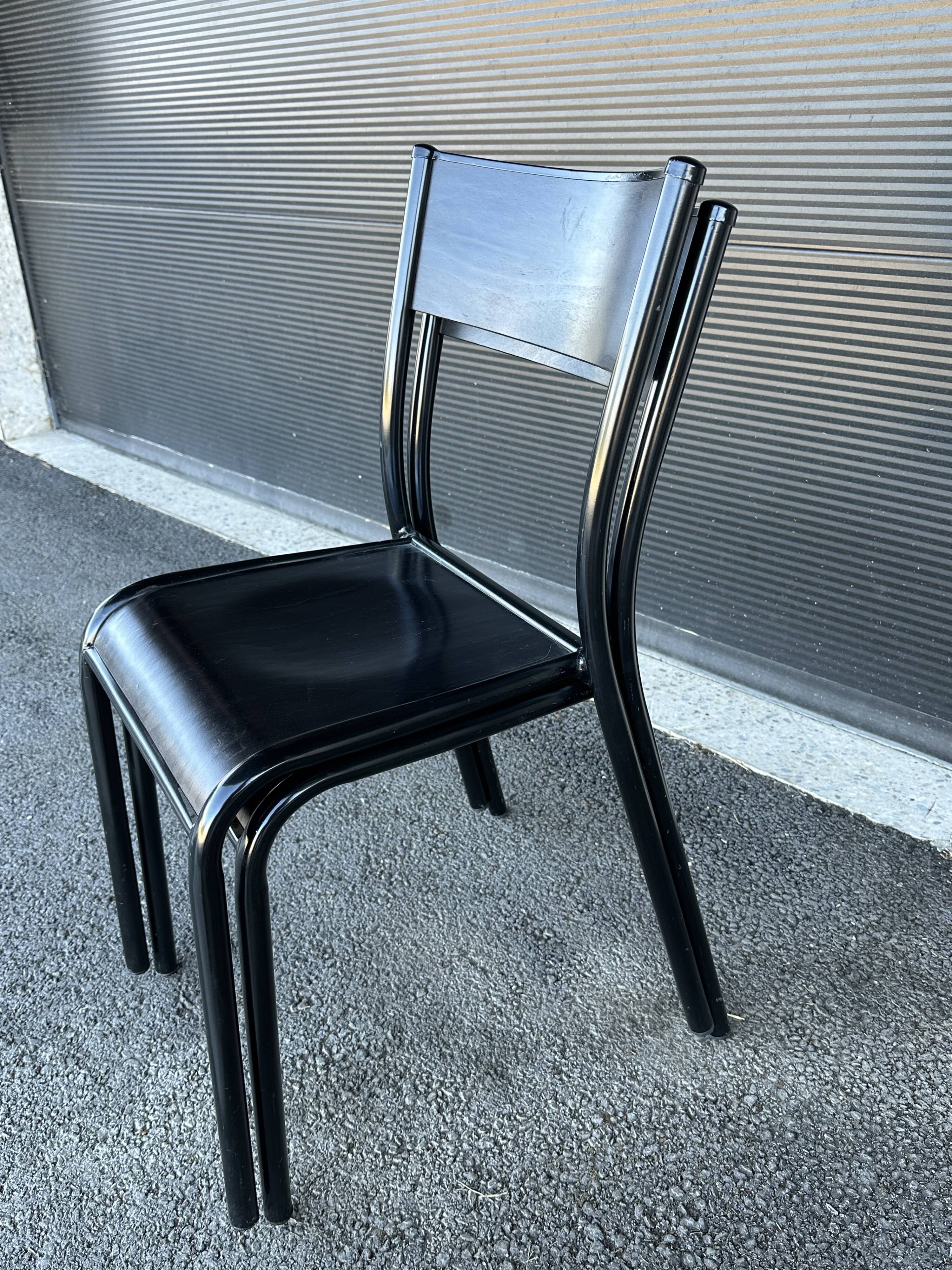 Paire de chaises Mullca 510 rééditées par Label Edition en version noire