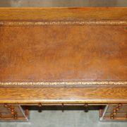 Bureau victorien en chêne miel avec cuir teint à la main